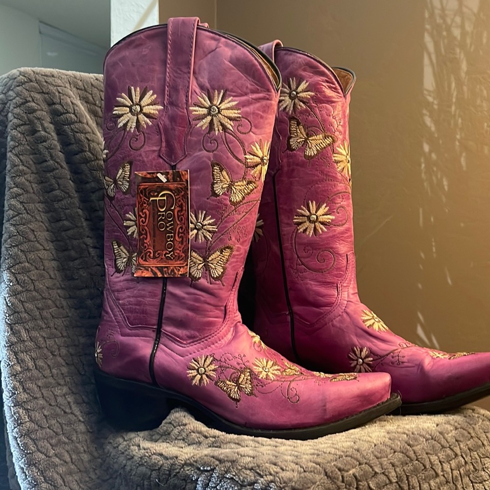Women Cowboy boots 6.5
